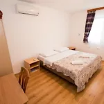 Bed & Breakfast Pansion Maglica