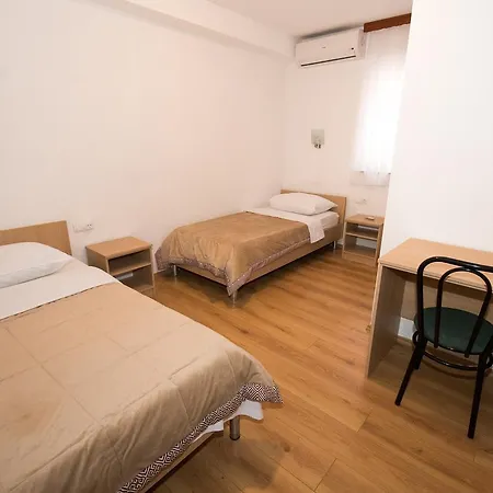 Pansion Maglica 3*